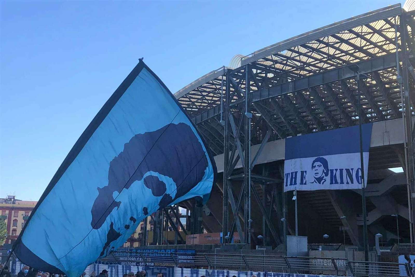 Napoli: Tour guidato a piedi dell'esterno dello Stadio Maradona