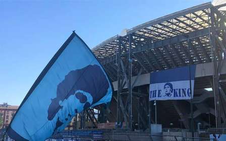 Napoli: Tour guidato a piedi dell'esterno dello Stadio Maradona