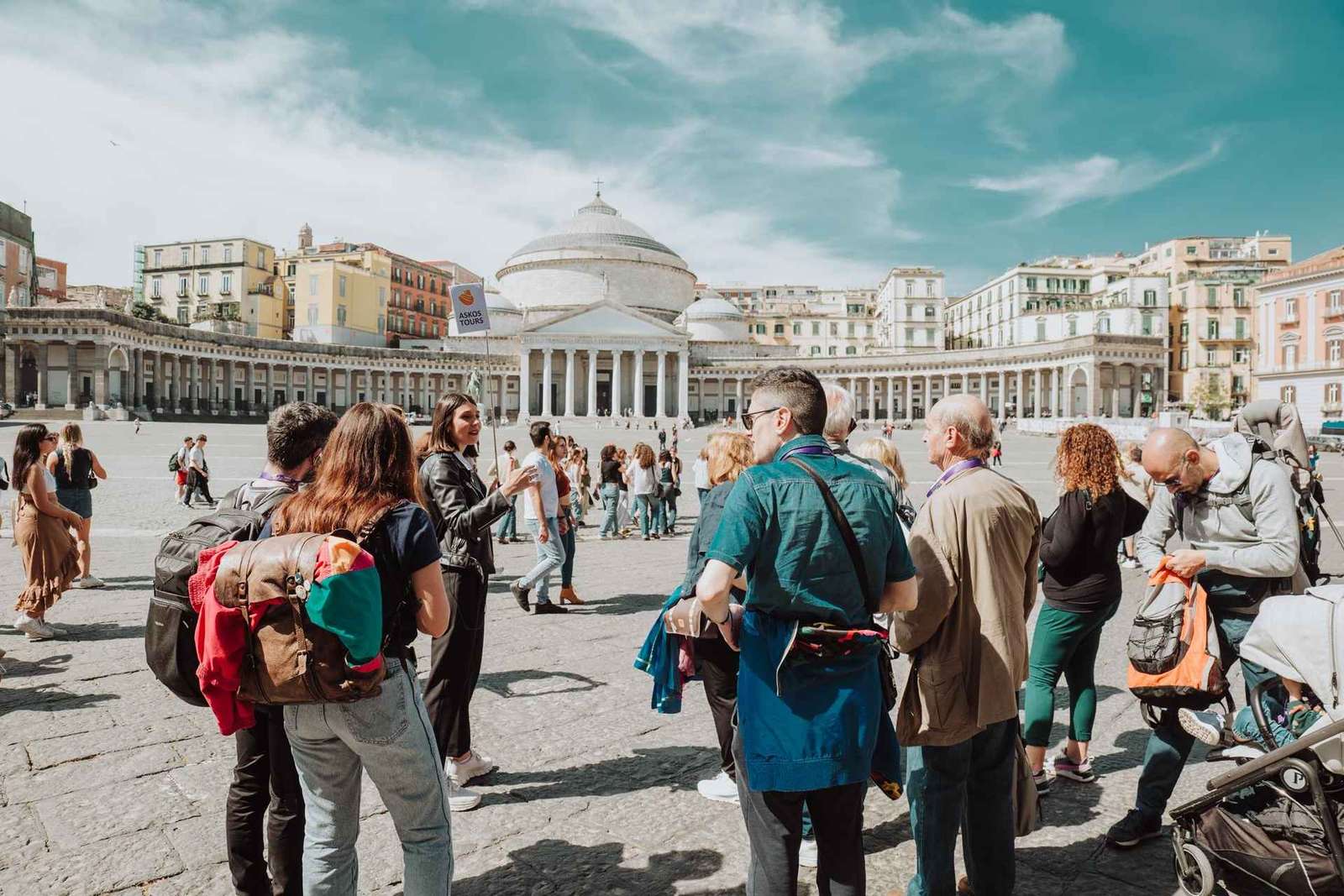 Napoli: Palazzo Reale e Quartieri Spagnoli Tour per piccoli gruppi