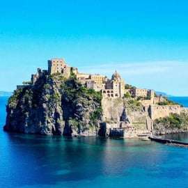 Giro dell'isola d'Ischia in barca con sosta a Sant'Angelo