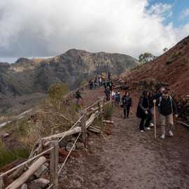 Da Sorrento: Tour guidato di Pompei e del Vesuvio con pranzo