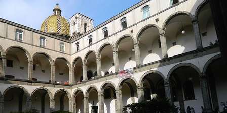Chiostro di San Pietro Martire (Facoltà di Lettere e Filosofia)