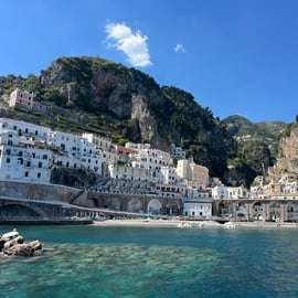 Costiera Amalfitana dal mare: escursione da Napoli