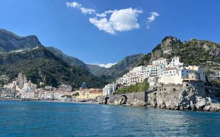 Costiera Amalfitana dal mare: escursione da Napoli