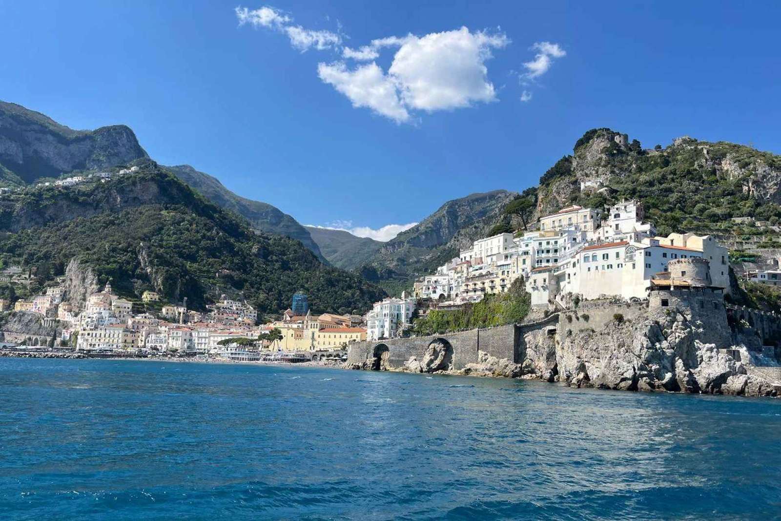 Costiera Amalfitana dal mare: escursione da Napoli