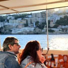 Tour in barca nel golfo di Napoli con guida locale