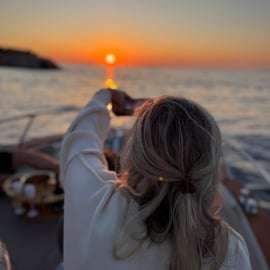 Tour in barca al tramonto con aperitivo da Sorrento
