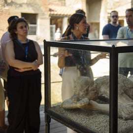 Visita guidata di Pompei da Napoli: Foro e Lupanare