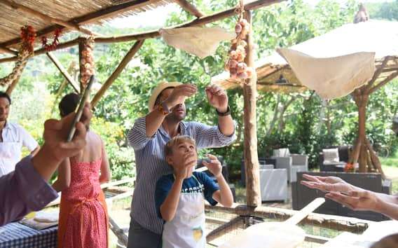 Sorrento: Lezione di pizza, vino e limoncello in una fattoria locale