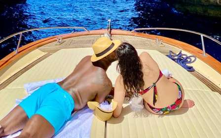 Positano: tour in barca condiviso di Capri e Grotta Azzurra con bevande
