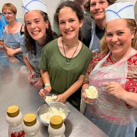 Corso di pizza e gelato a Napoli con pizzaiolo locale