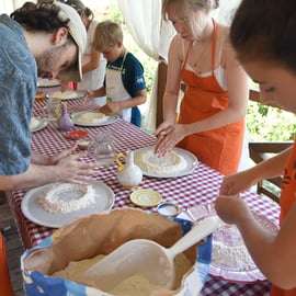 Sorrento: Lezione di pizza, vino e limoncello in una fattoria locale