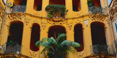Palazzo Costantino alla Costigliola