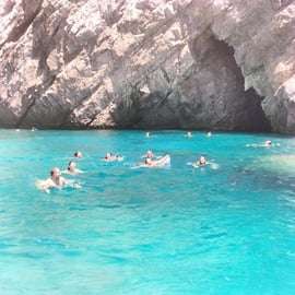 Giro in barca a Capri per piccoli gruppi con limoncello