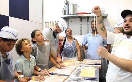 Napoli: Corso di preparazione della pasta con antipasto e bevanda