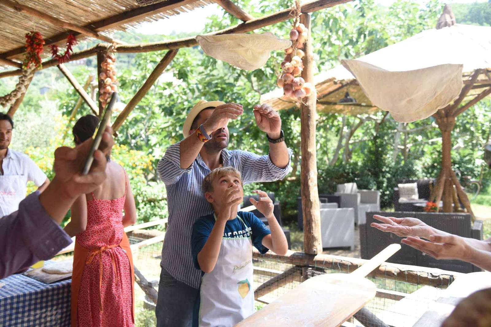 Sorrento: Lezione di pizza, vino e limoncello in una fattoria locale