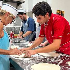 Corso di cucina: pizza napoletana e tiramisù con forno a legna