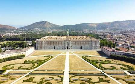 Caserta: gemme nascoste della Reggia Tour per piccoli gruppi