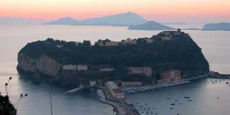 Isola di Nisida