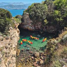 Sorrento: Tour per piccoli gruppi in kayak ai Bagni Regina Giovanna