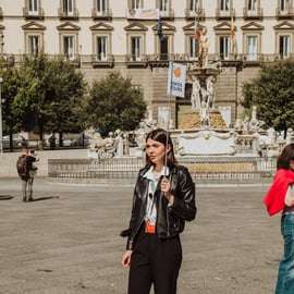 Napoli: Palazzo Reale e Quartieri Spagnoli Tour per piccoli gruppi