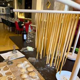 Segreti napoletani: corso di pasta e tiramisù per amanti del cibo