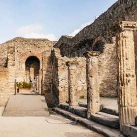 Tour di Pompei da Napoli in bus con ingresso prioritario
