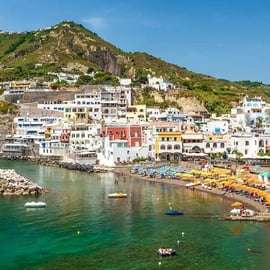 Giro dell'isola d'Ischia in barca con sosta a Sant'Angelo