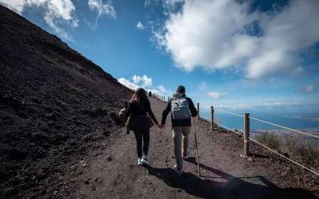 Da Sorrento: Tour guidato di Pompei e del Vesuvio con pranzo
