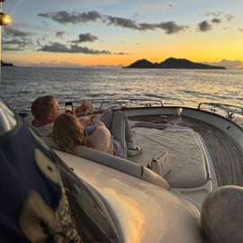 Tour in barca al tramonto con aperitivo da Sorrento