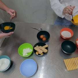 Napoli: lezione di cucina con uno chef locale: pasta e tiramisù