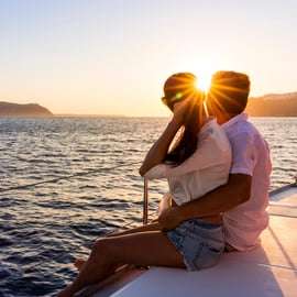 Amalfi: Crociera al tramonto con bevande in Costiera Amalfitana e Positano