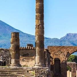 Da Napoli: Tour di Pompei e degustazione vini del Vesuvio con pranzo