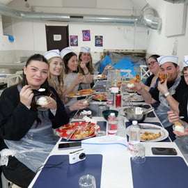 Corso di pizza e gelato a Napoli con pizzaiolo locale