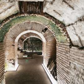 Napoli Sotterranea tour guidato: acquedotto e teatro romano