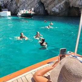 Tour in barca delle grotte di Capri in piccoli gruppi