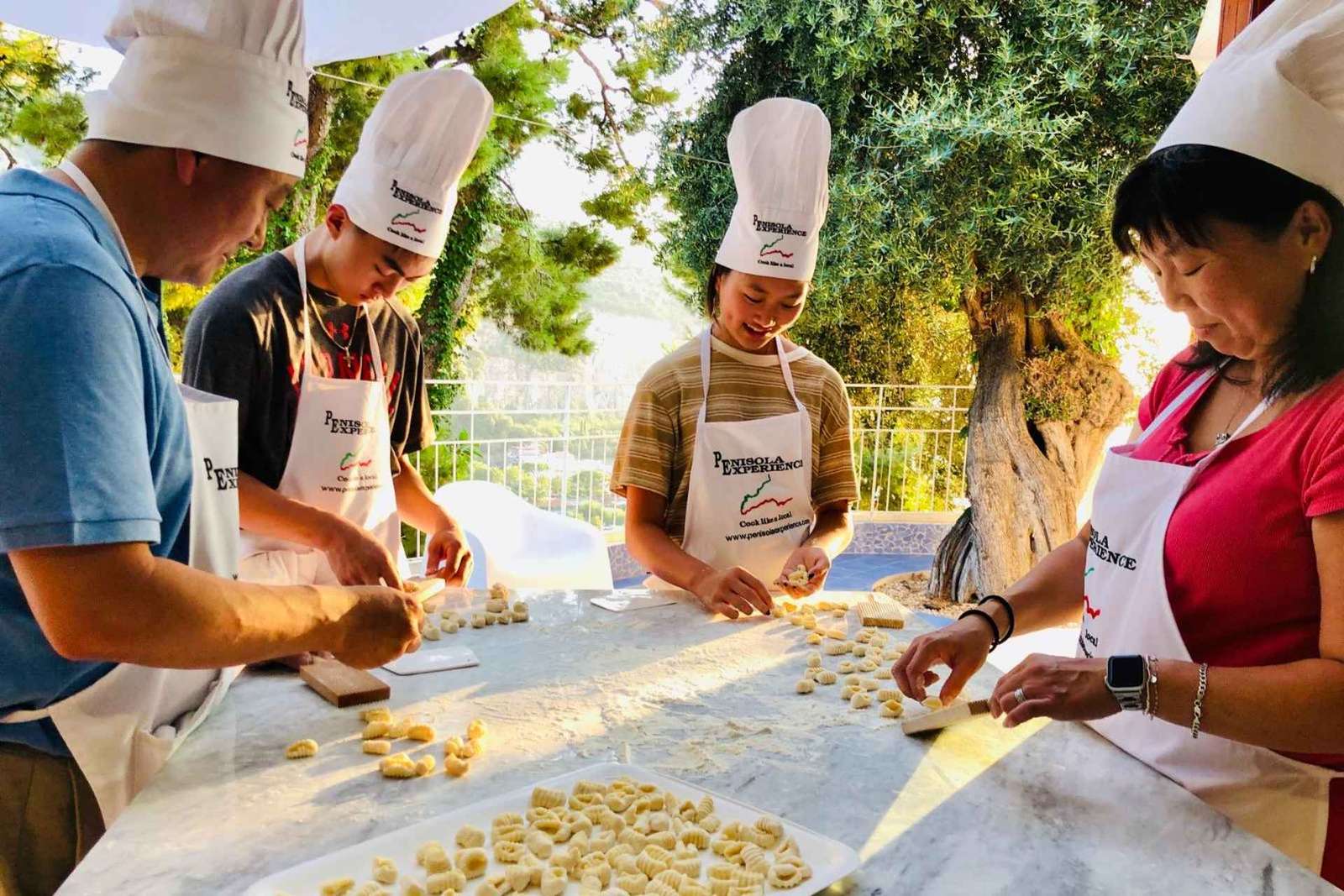 Corso di cucina a Sorrento in una villa con vista sul mare