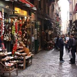 Napoli: Tour privato personalizzato con una guida locale